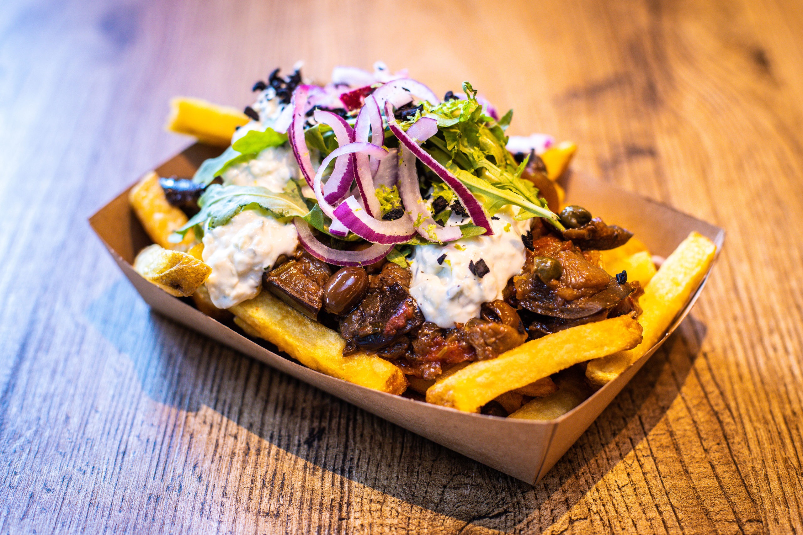 Frietje Caponata van Freddy Friday. 