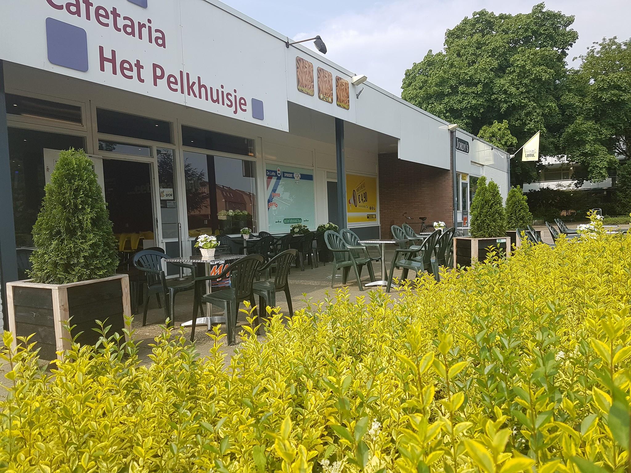 De huidige locatie van Het Pelkhuisje in een winkelcentrum. In het najaar opent de zaak 150 verderop, in een veel groter pand. 