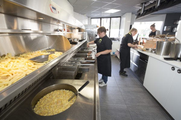 Afstand houden aan de bakwand is uitdaging: 'Iedereen zoveel mogelijk zijn eigen plek'