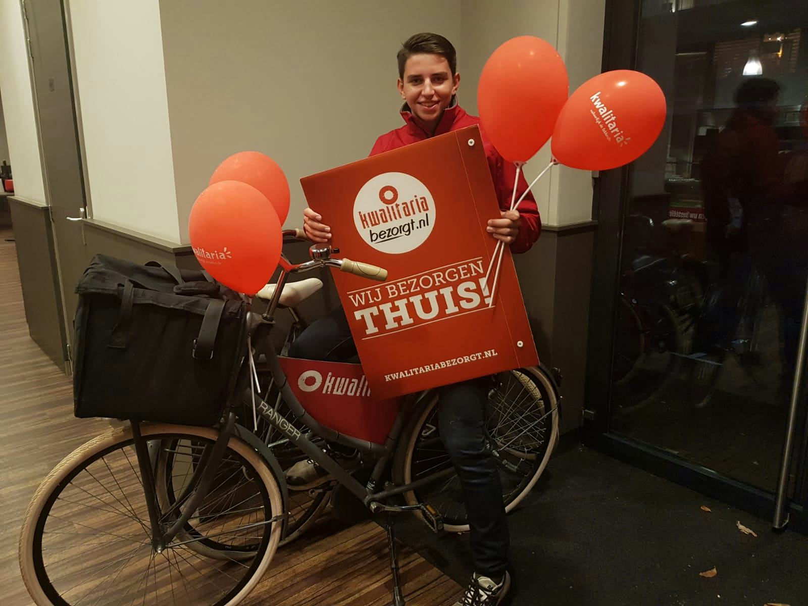 Bram Praamsma van Kwalitaria Miereakker in Reeuwijk is één van de bezorghelden.