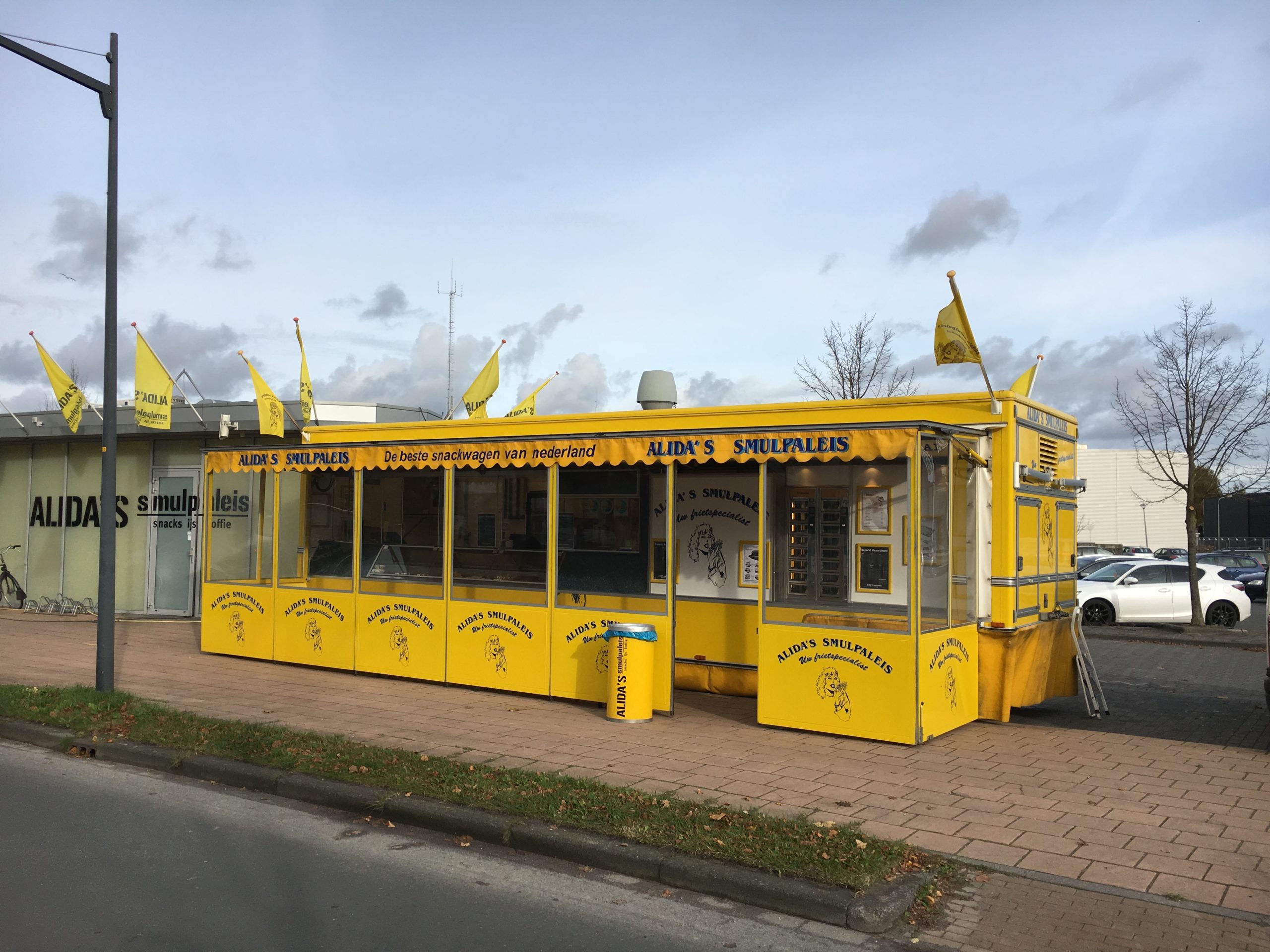 Voormalig Cafetaria Top 100-winnaar zet snackwagen te koop