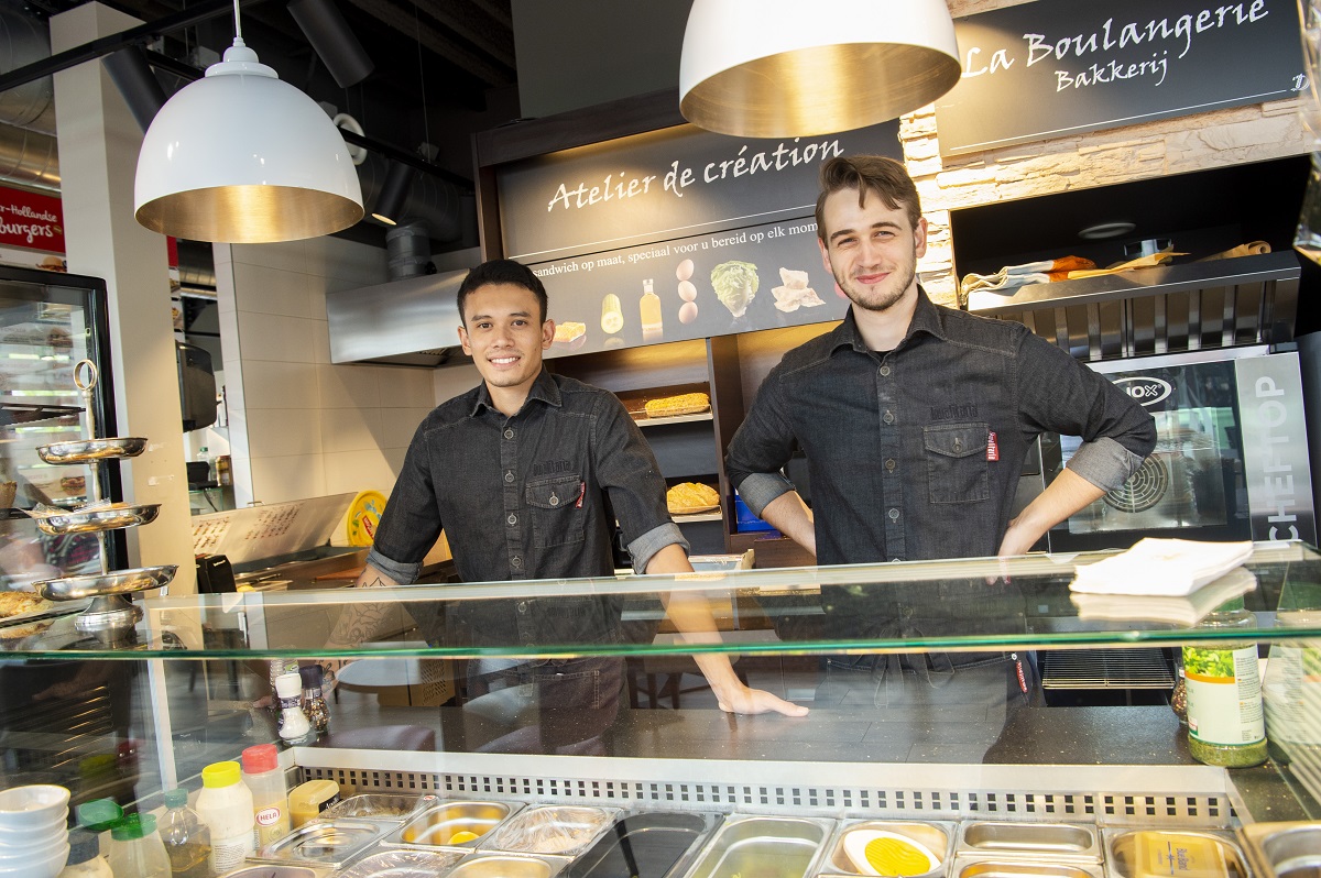 Jong ondernemersduo heropent Kwalitaria Presikhaaf in Arnhem