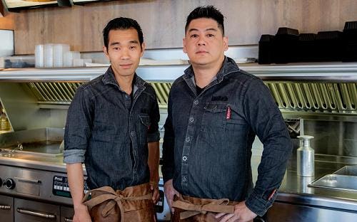 Sam (links) en zijn broer Tin-Kwan.