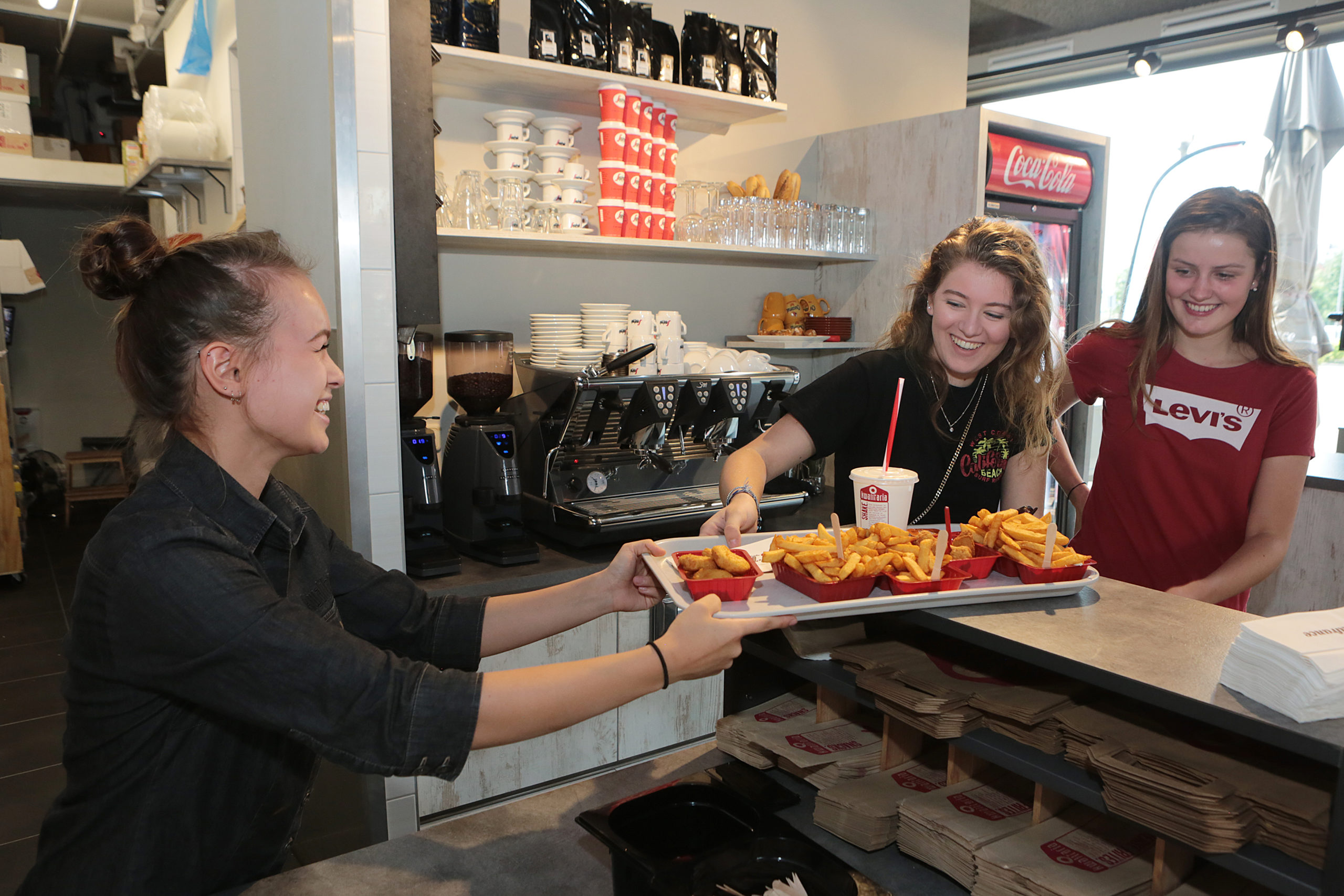 Omzet horeca stijgt weer, fastfood toont meeste groei