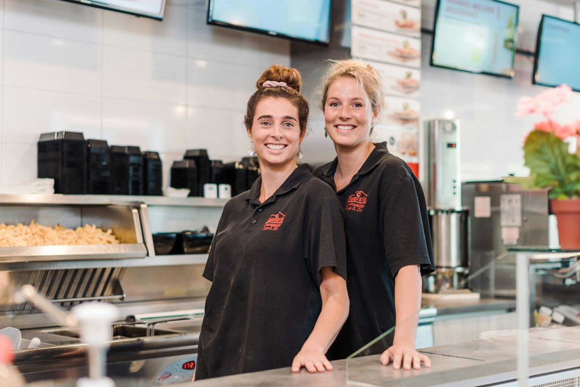 Monique (links) en Jacqueline Hoekstra. Foto: Kwalitaria