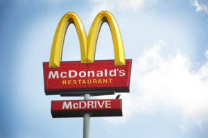 McDonald's Apeldoorn gesloten wegens overtreden coronaregels