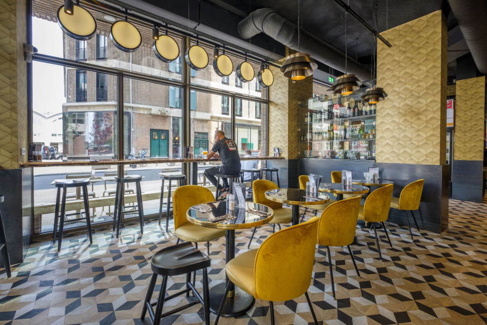 (C) Roel Dijkstra / Joep van der Pal


Rotterdam - Rolph's Deli - kop van zuid