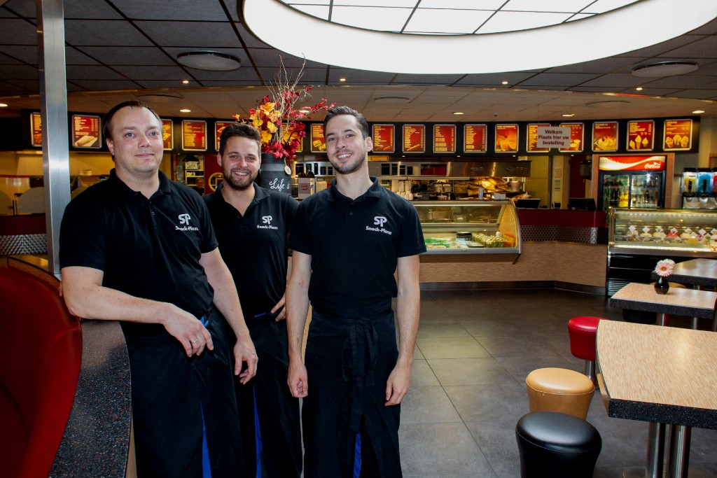 Albert de Boer (l.) met assistent-bedrijfsleiders Jan-Hendrik Broos en Gerwin Wezelman. Beeld: Ton Kastermans Fotografie