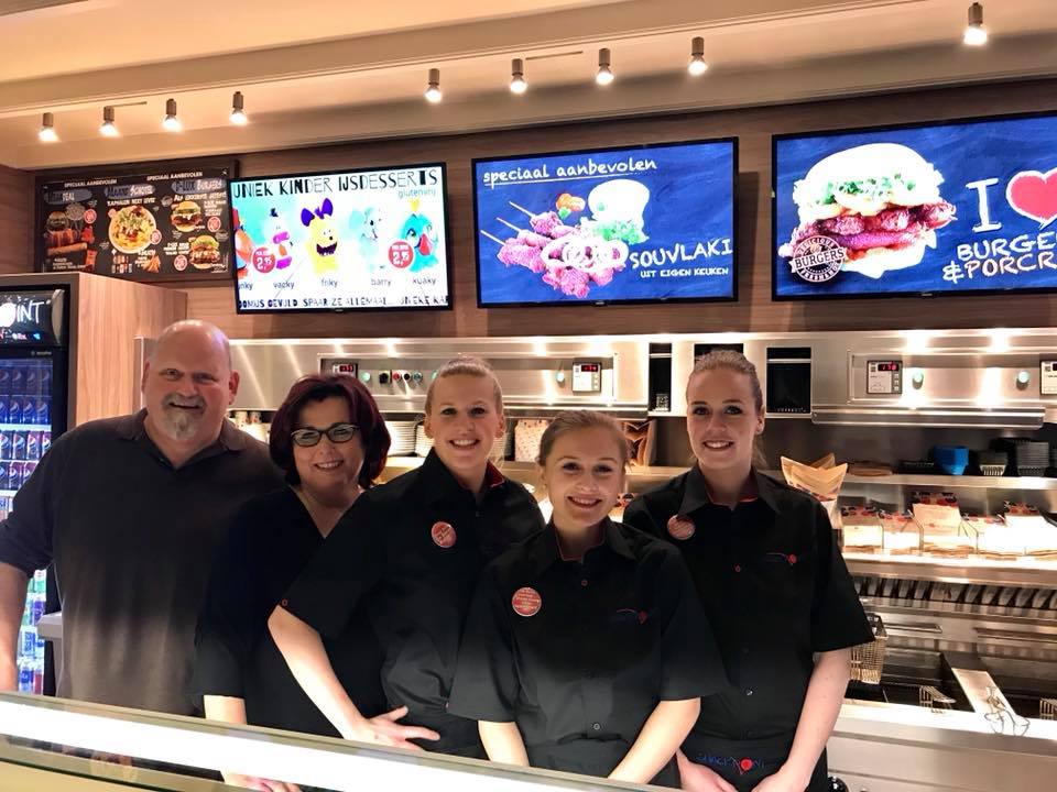 Snackpoint-directeur opent derde zaak met jong team