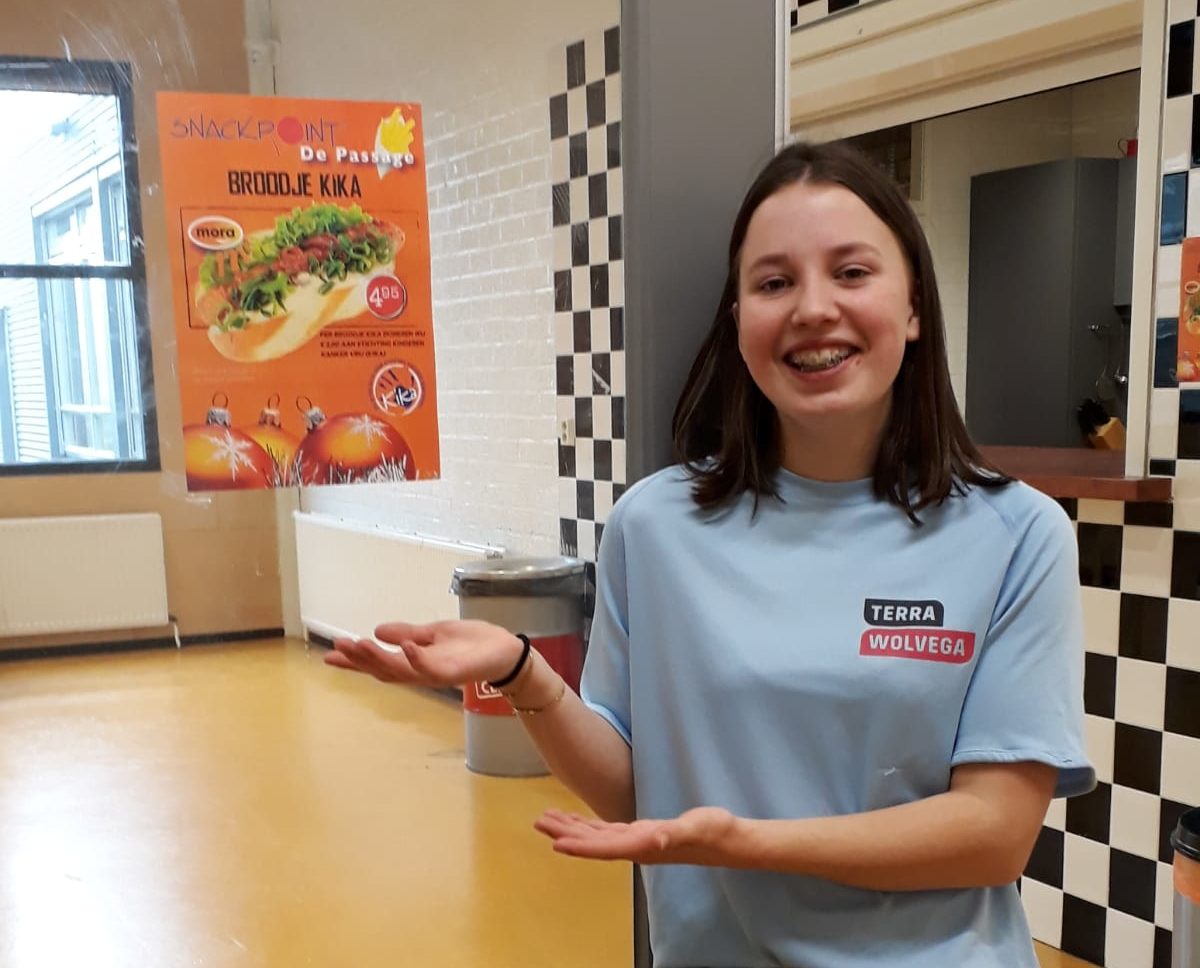 Snackpoint De Passage lanceert bijzonder 'broodje Kika' van stagiaire