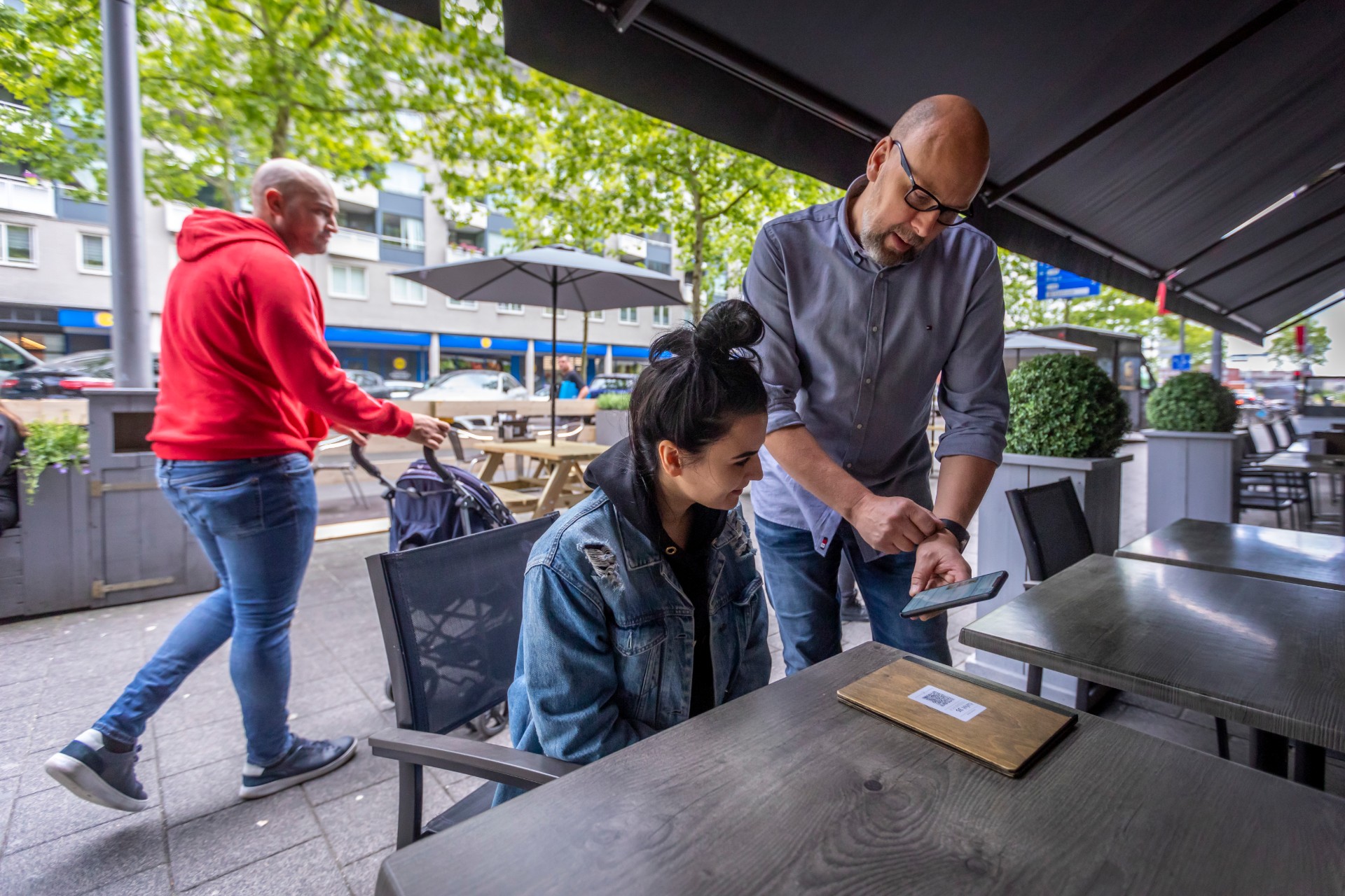 Horeca mag gast die geen contactgegevens achterlaat niet weigeren