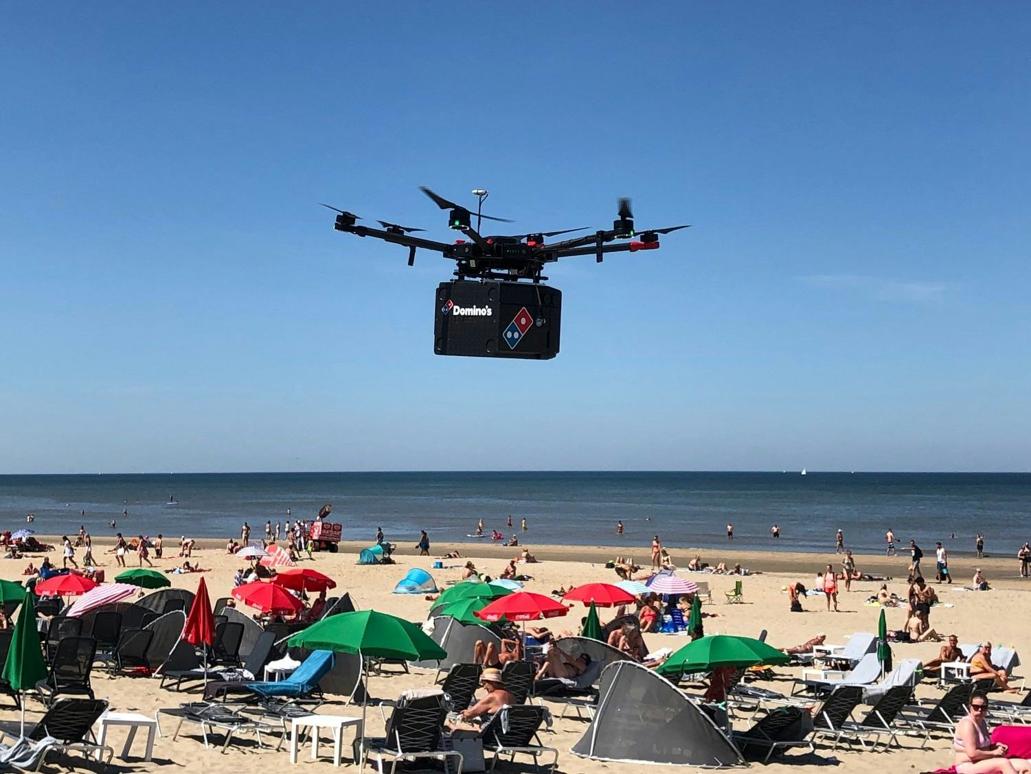Video: Domino’s test pizzabezorging met drone op het strand
