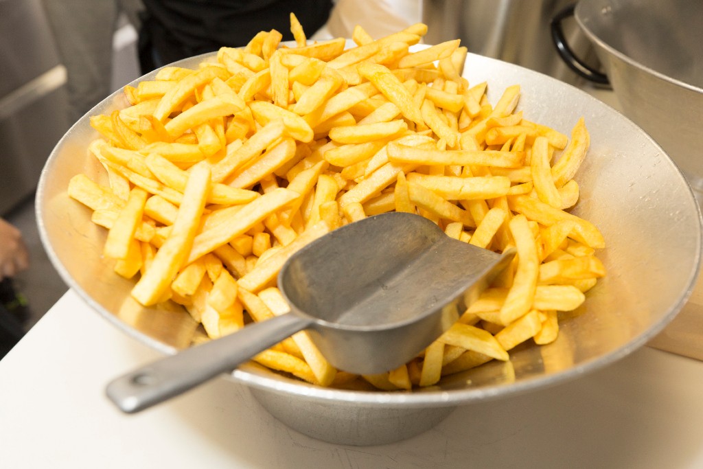 Snackbar twee weken dicht vanwege overtreden coronaregels: 'Ik ben heel erg geschrokken'