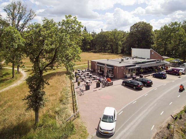 Restaurant, cafetaria en ijssalon 't Koepelbos Oldeberkoop, sinds juni 2018 in handen van Jan, Arjen en Jelmer de Groot. 