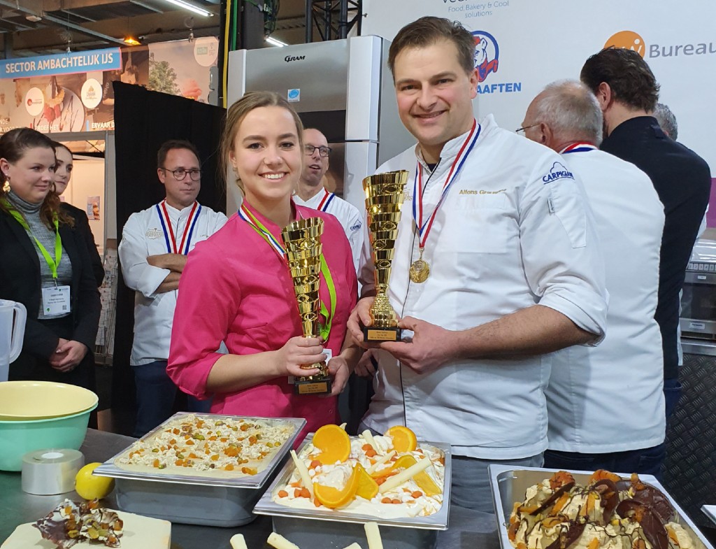 IJsbereiders gaan helemaal los tijdens IJs-vak