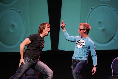 MiER en De Dikdakkers maken show Cafetaria Top 100 compleet