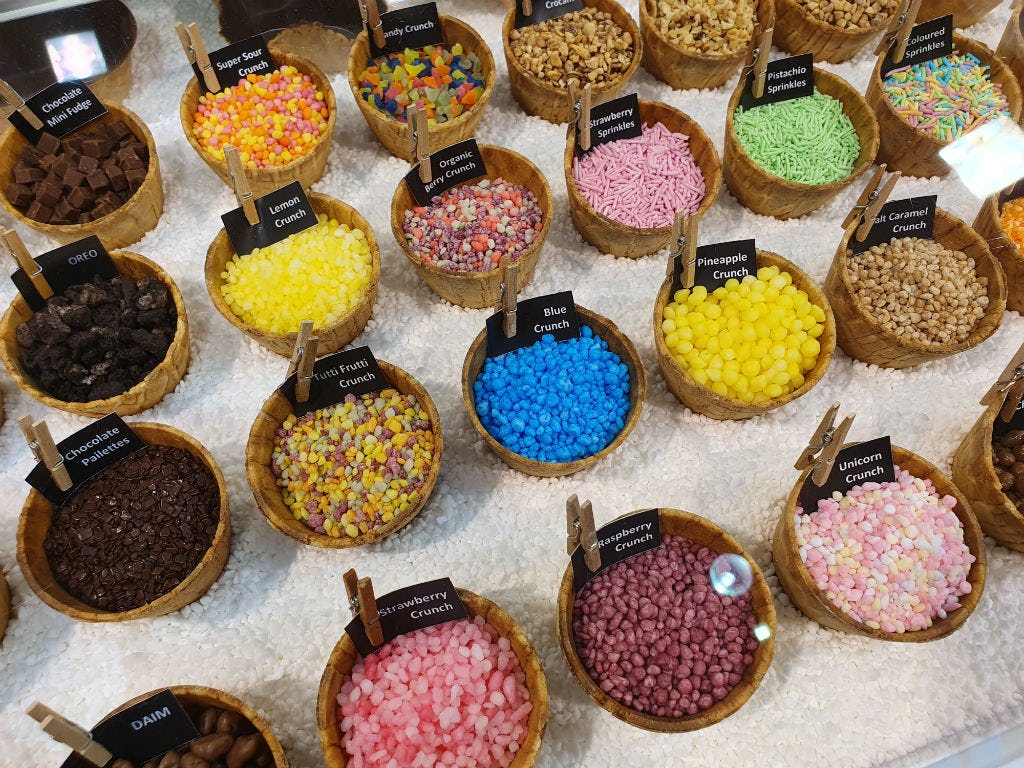 Sigep 2020: kleurrijke softijsdips, donutballen en grijs ijs