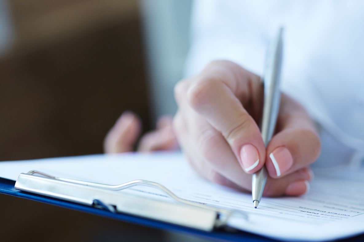 Privacywaakhond krijgt vragen over registratieplicht horeca