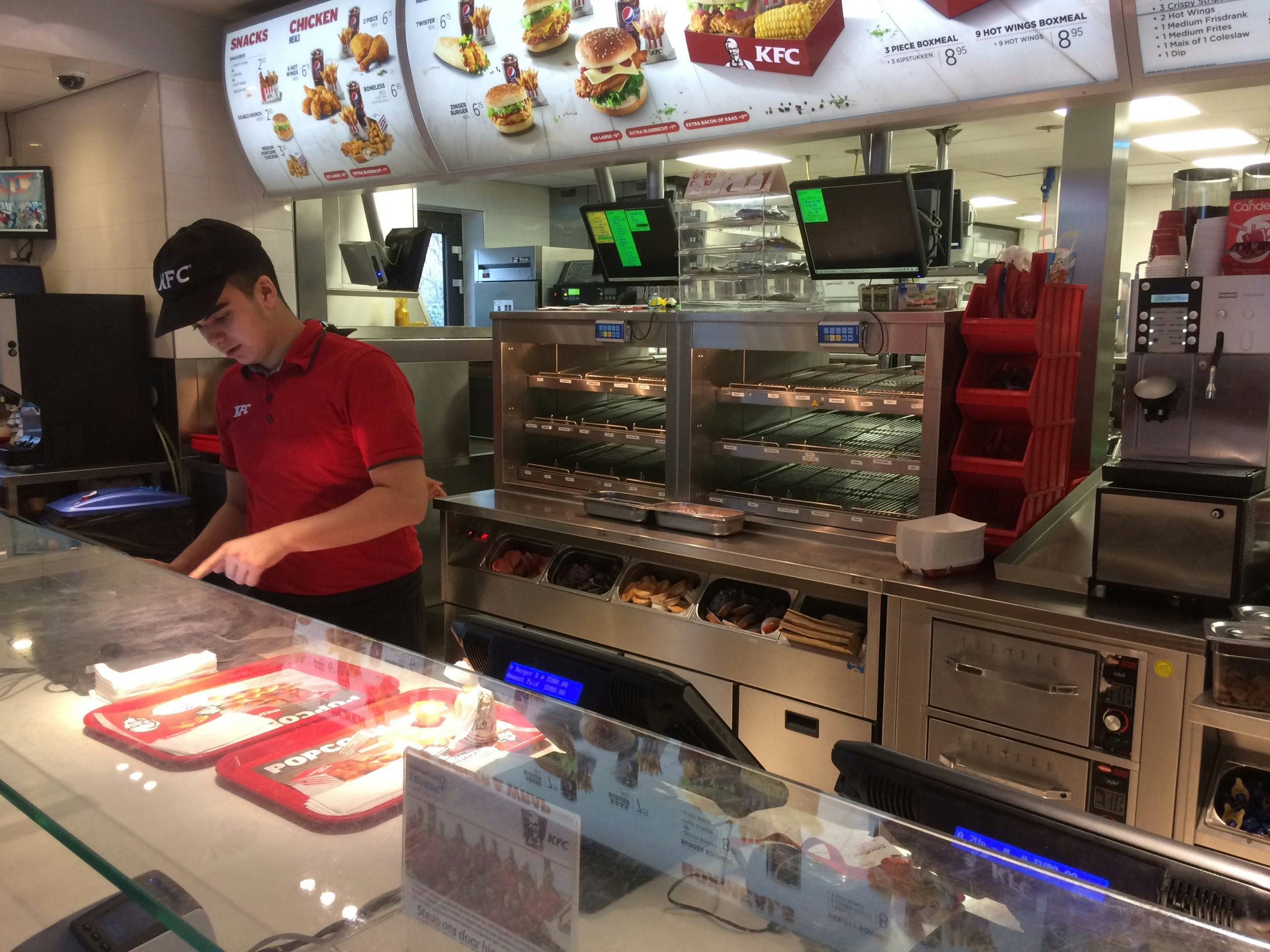 KFC betaalt medewerkers extraatje als ze besmet zijn met corona
