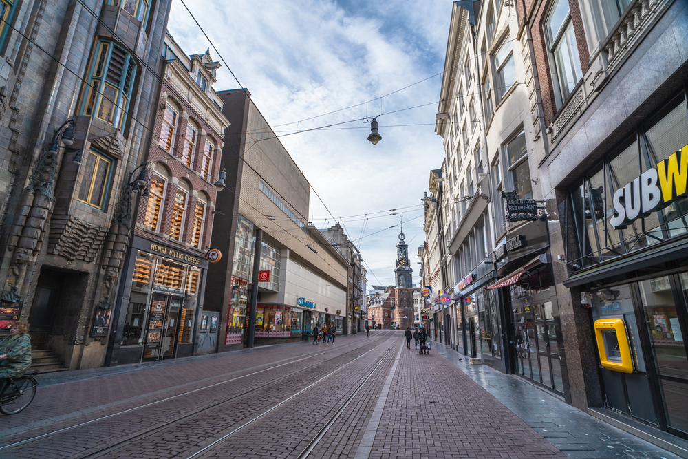 'Veel horecabedrijven en winkels in Amsterdam zien bankroet naderen'