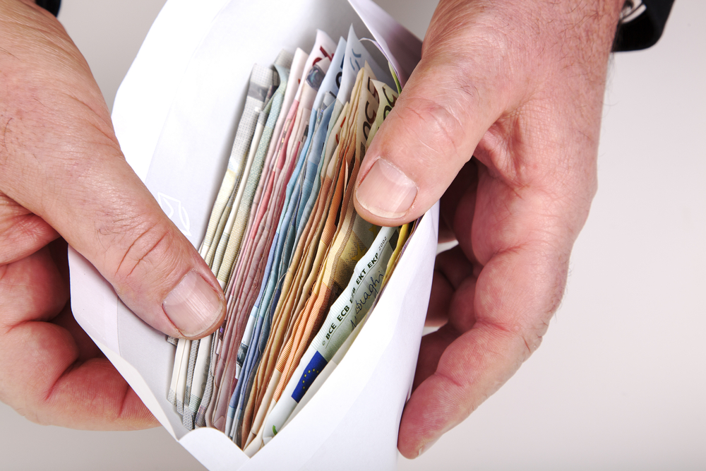 Ruim 900 euro opgehaald voor snackbar die al 7 keer is overvallen