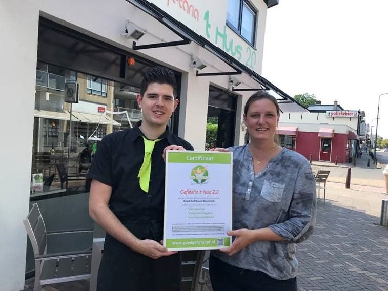 Goed Gefrituurd Keurmerk voor nieuwe locatie Cafetaria ’t Huus in Veenendaal.