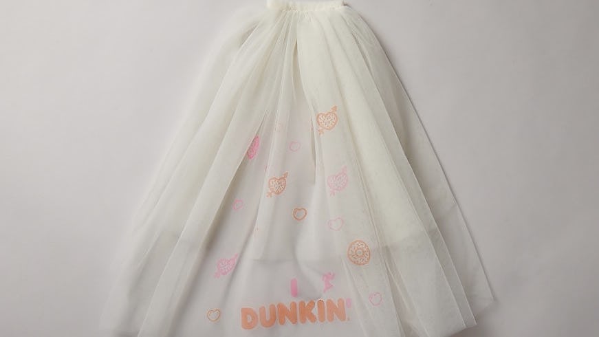 Dunkin’ lanceert lijn met ‘bruiloftskleding’