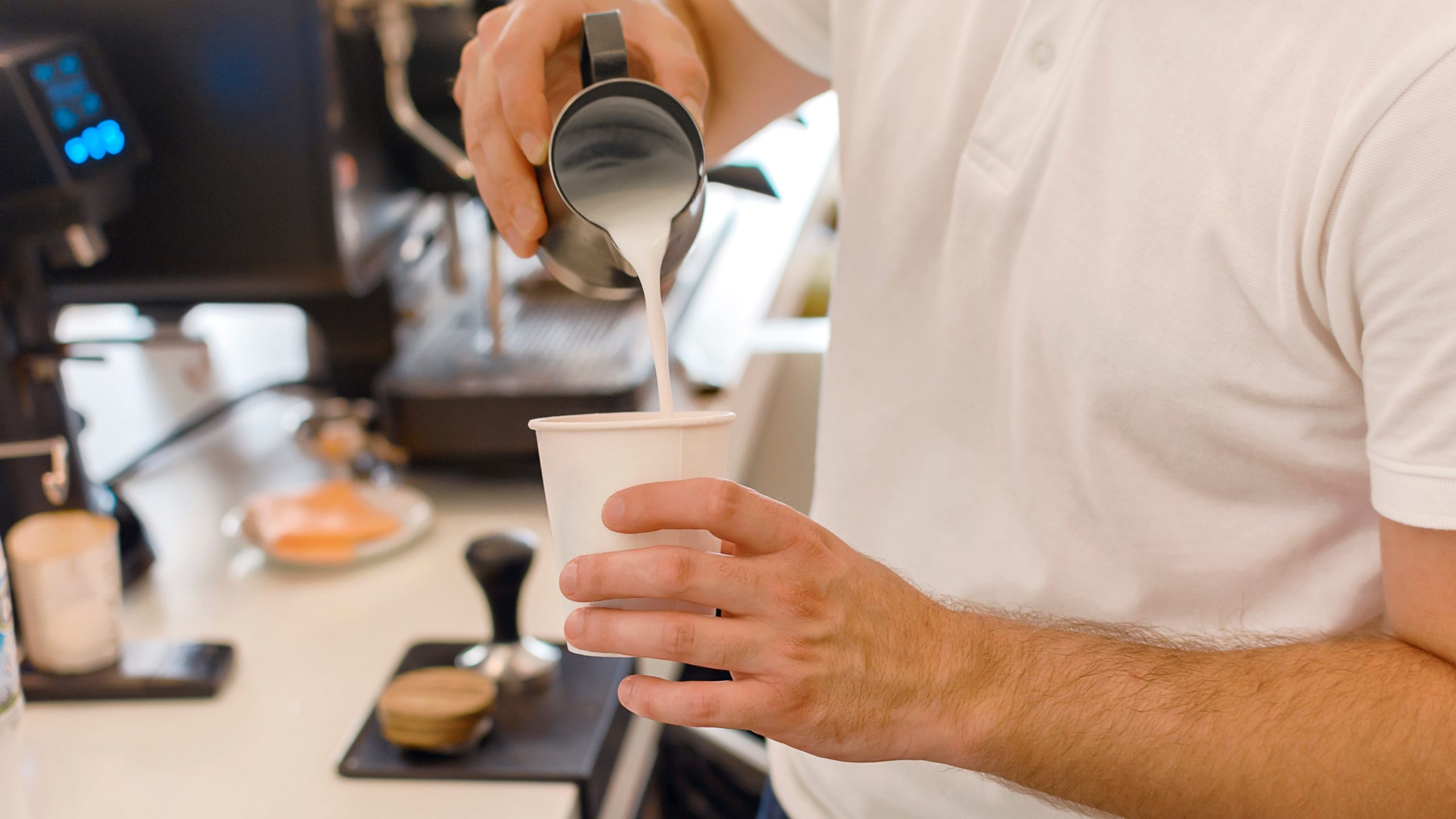 Het is definitief: verbod op wegwerpservies gaat in 2024 in