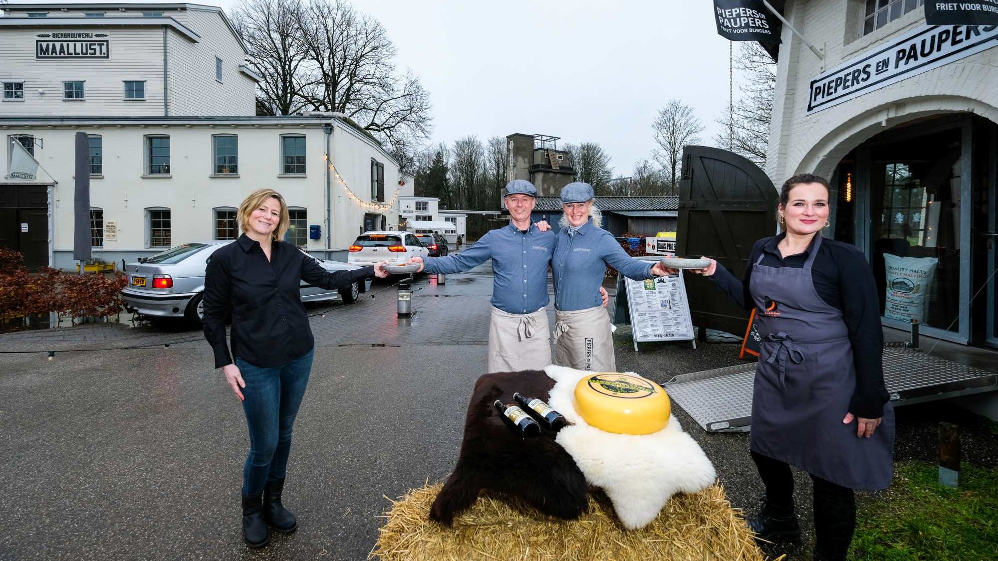 Piepers en Paupers serveert kroketten met kaas en bier van de buren
