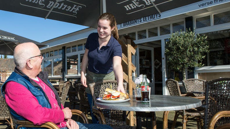 FNV: een op de vijf horecamedewerkers heeft sector verlaten