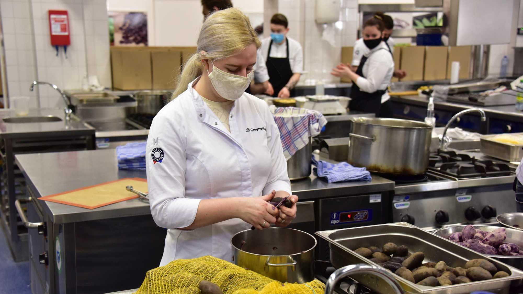 Horecastudenten en FoodUp Brabant maken Boer aan Tafel thuis-lunch