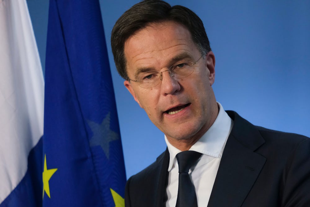 Mark Rutte doet oproep aan horeca: 'Wees scherper op vaste zitplaats en 1,5 meter afstand'