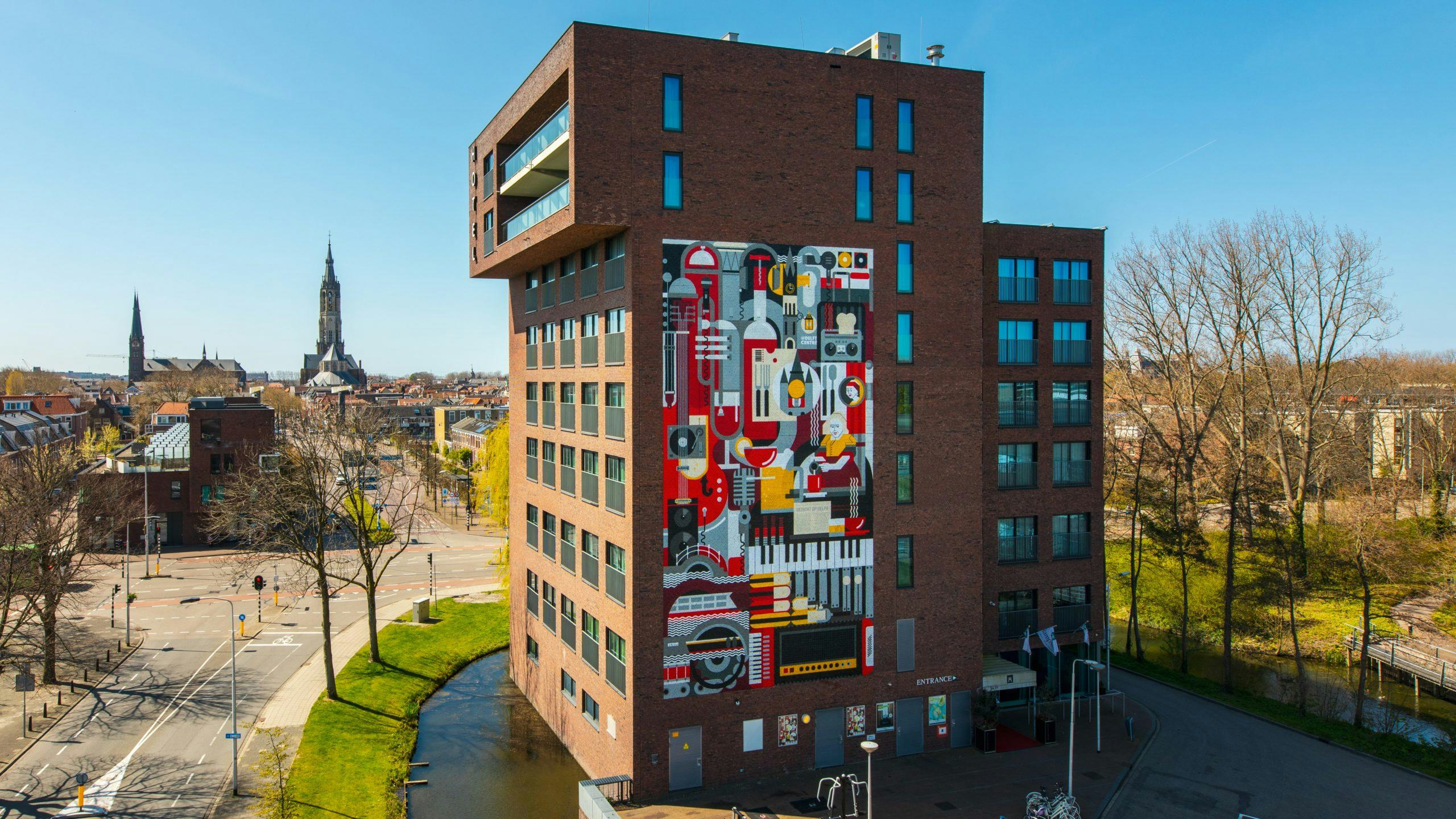 Hampshire hotel voorzien van gigantische muurschildering