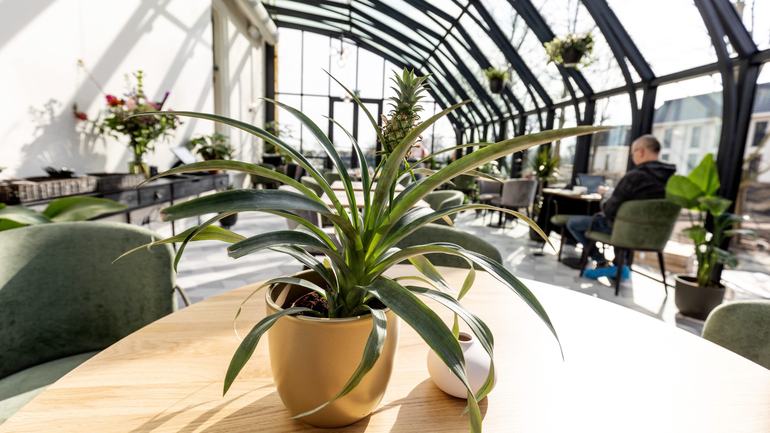 Restaurant Bloei in boutique hotel Flora Batava - Foto: Herbert Wiggerman