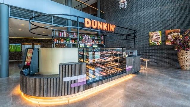 Steeds meer Van der Valk hotels krijgen Dunkin' Donuts shop in lobby