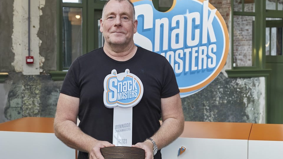 Ron Blaauw met de Snackmaster-trofee.