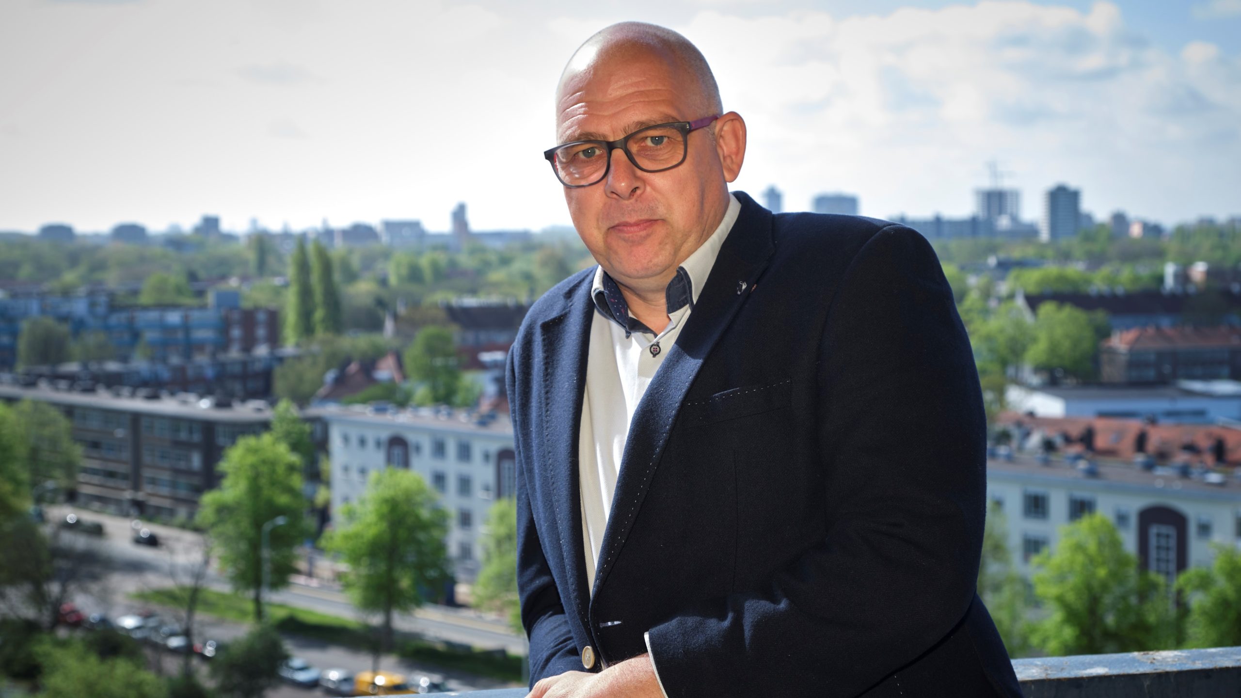 Dries van Gelder wil met zijn eCommerce café horecaondernemers steunen met kennis - Foto: Roel Dijkstra Fotografie / Fred Libochant