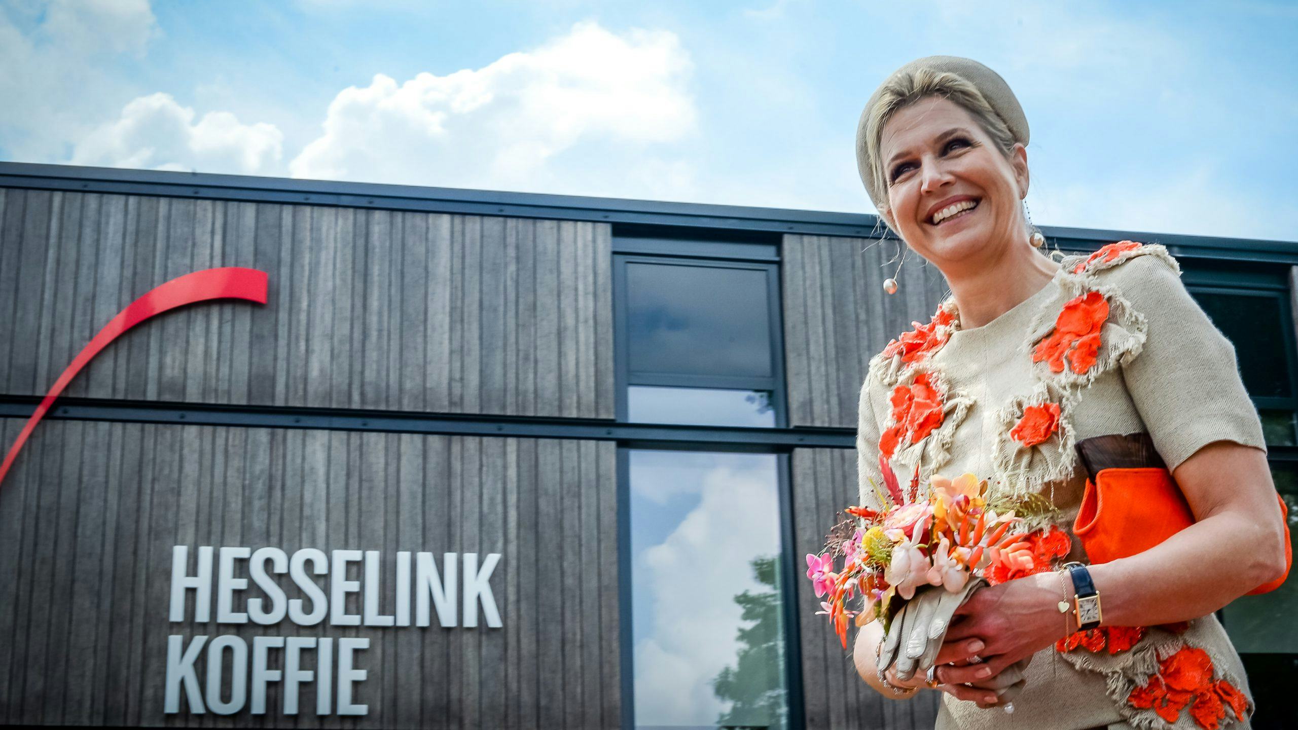 Koningin Máxima opent duurzaamste koffiebranderij van Nederland