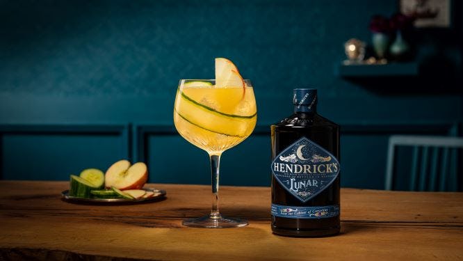 Cocktailrecept: Moonlight Delight bereid met Hendrik's Lunar Gin