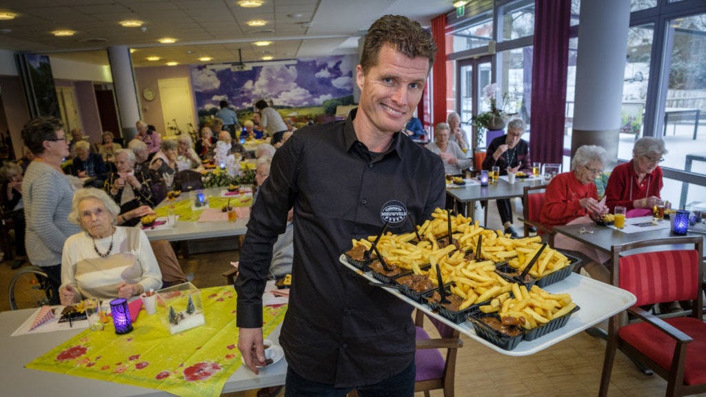 Patrick in zijn oude zaak in Hoogvliet.