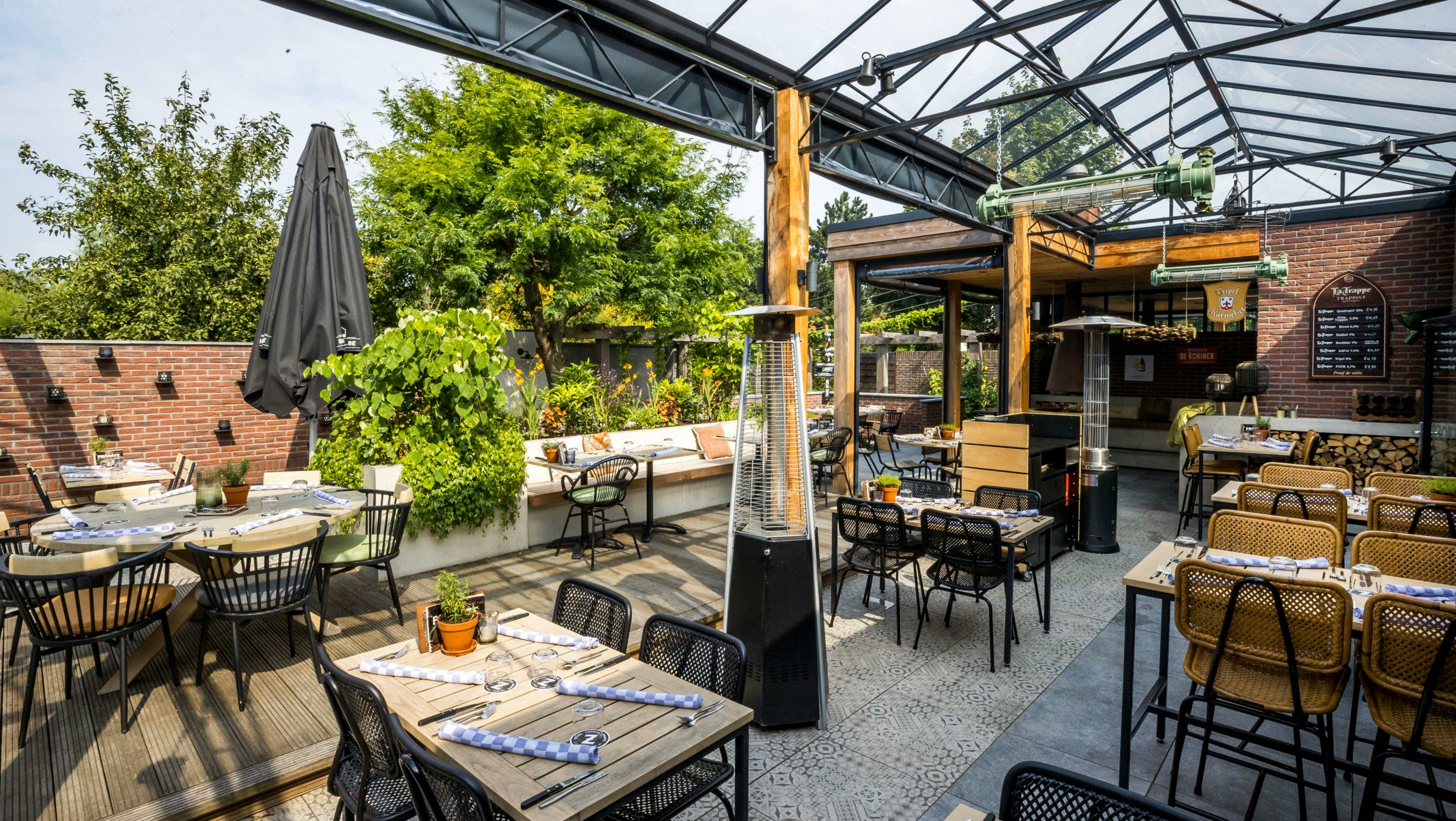 Het terras van De Zoes