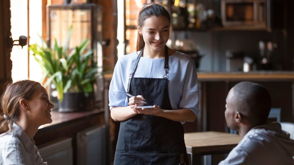 Meer jongeren aan het werk in de horeca
