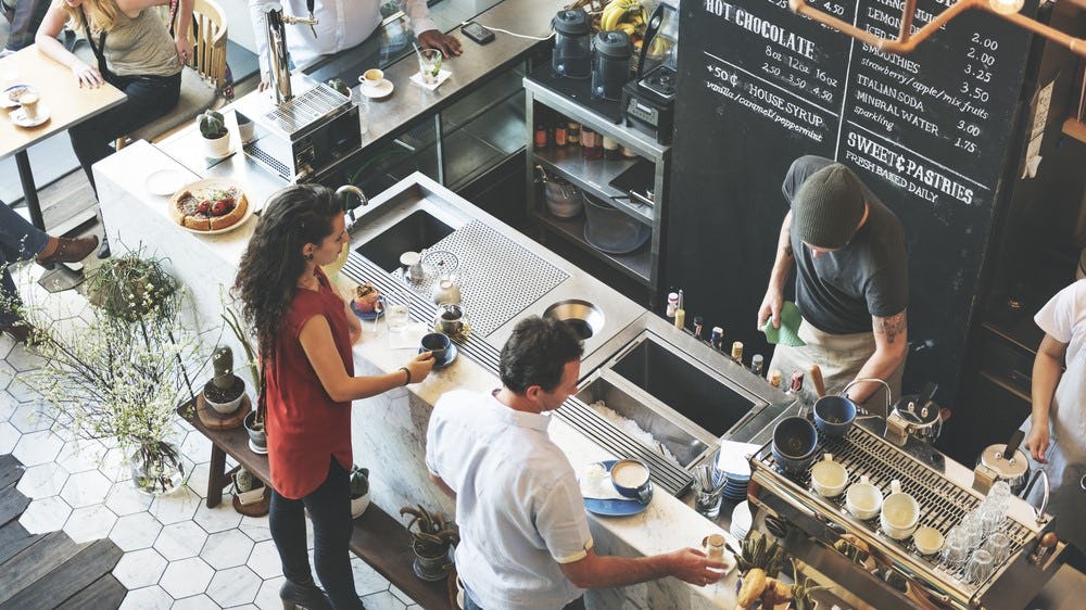 'Bizarre tarieven' om last minute horecapersoneel te vinden