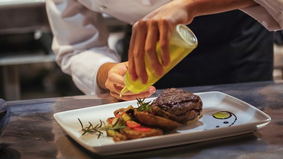 Dichte restaurants zorgen voor daling vleesconsumptie