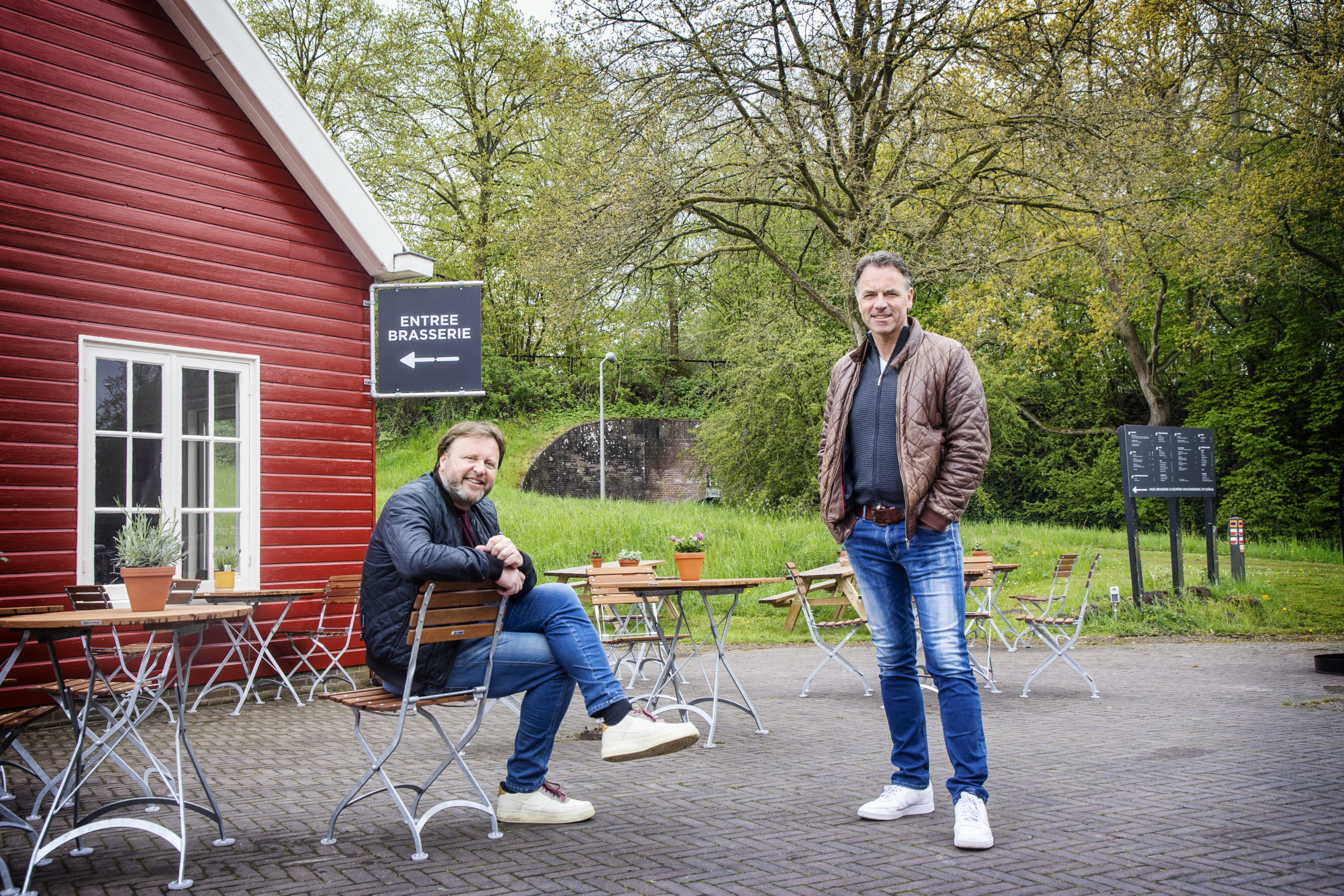 De boers Rob Peek (links) en Marco Peek (rechts) van BHG: 'Cadeaubon verkopen vind ik een groot compliment.'