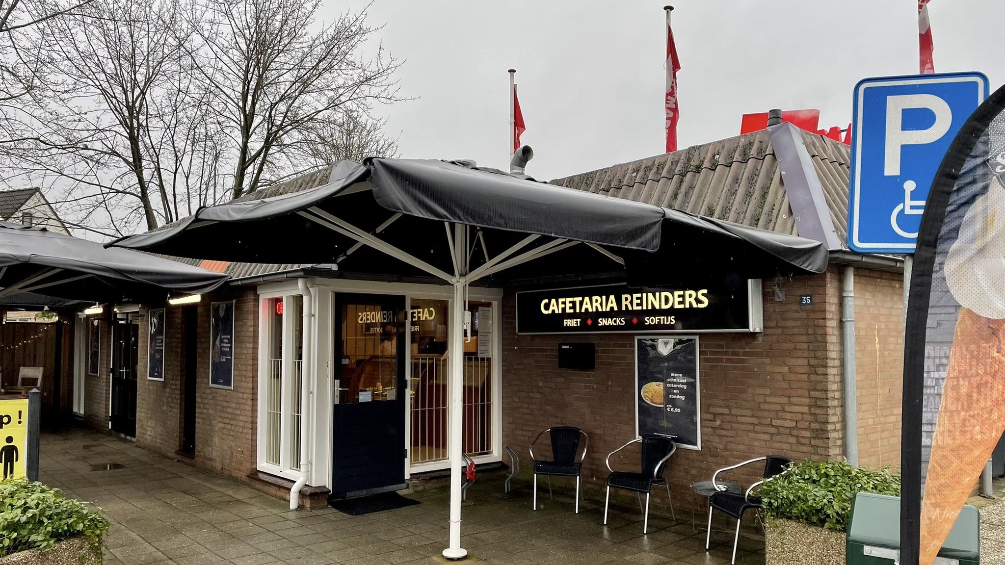 Franchiseformule 't Bakhuus neemt cafetaria's Reinders in Doesburg over