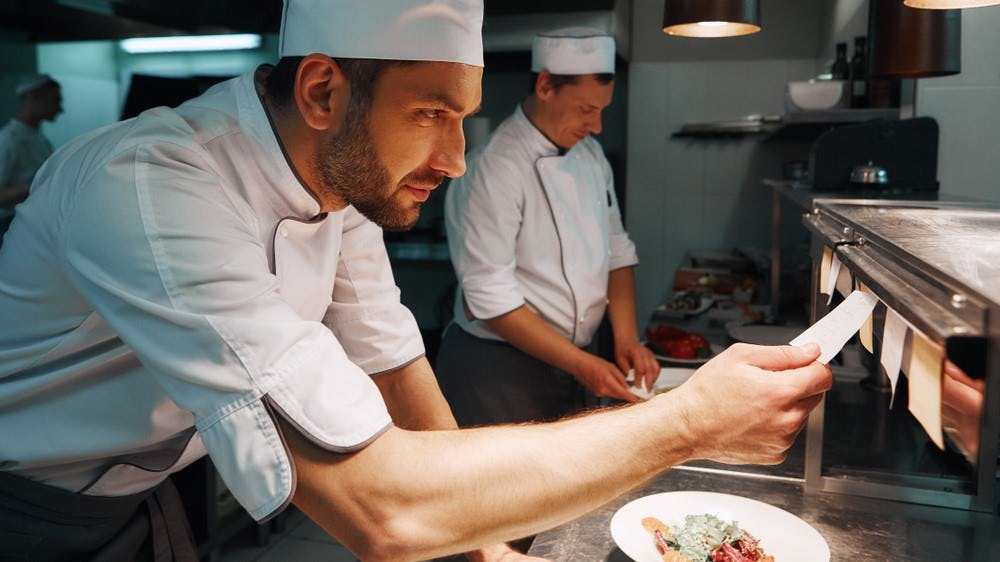 Meer dan de helft restaurants wordt geremd door personeelstekort