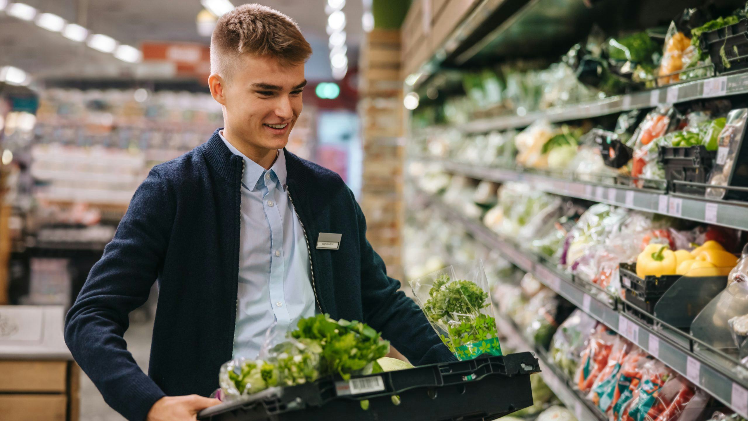 Deze supermarktmedewerker krijgt er de komende drie jaar negen procent loon bij. 