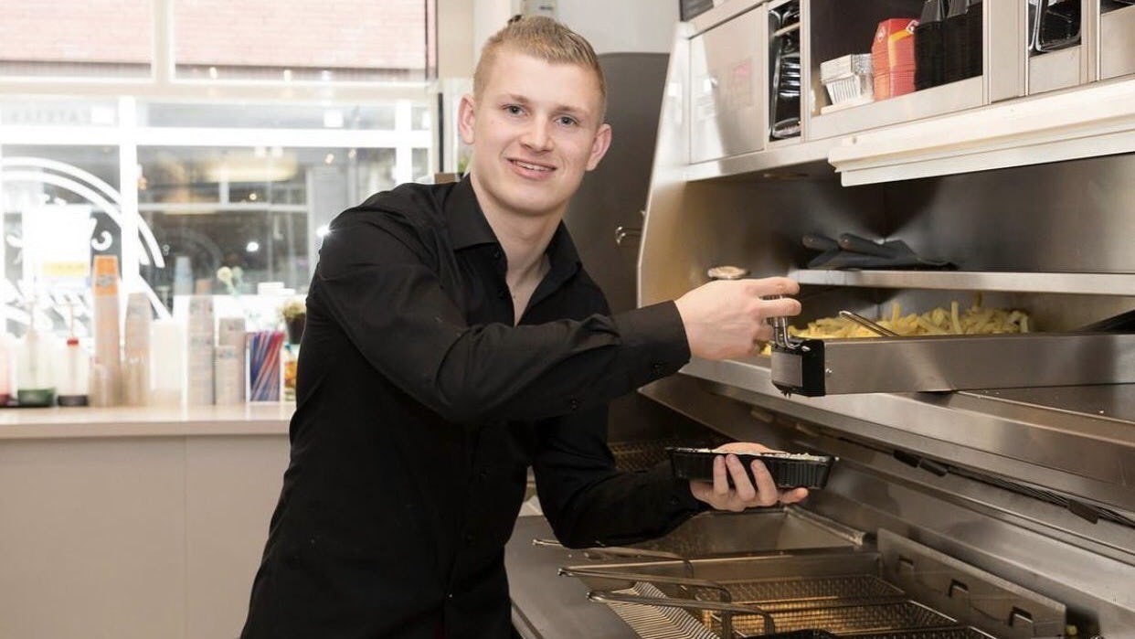 Cafetaria-eigenaar Kevin voetbalt woensdag tegen Ajax