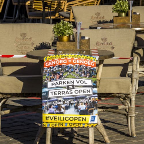 Protest terrasactie in beeld: terrassen uitzetten in Maastrichtse horeca